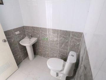 PH768 Townhouse for Sale in Cubao at 12.3M
