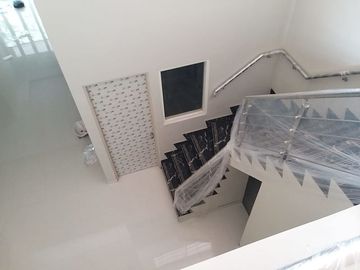 Rumah Baru Gress Strategis di Ngagel Jaya Kota Surabaya