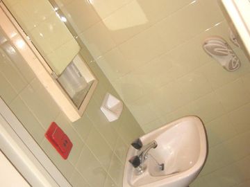 VENTA : : 3 AMB C/DEPENDENCIA : : COCHERA : : CHARCAS 4300 : : U$S 239.000.-