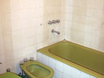 VENTA : : 3 AMB C/DEPENDENCIA : : COCHERA : : CHARCAS 4300 : : U$S 239.000.-