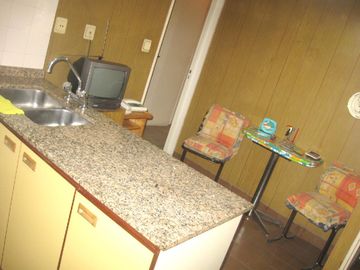 VENTA : : 3 AMB C/DEPENDENCIA : : COCHERA : : CHARCAS 4300 : : U$S 239.000.-