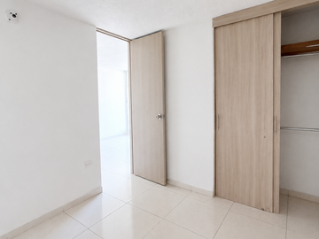 apartamento en venta en puerta dorada. Cod V121133301