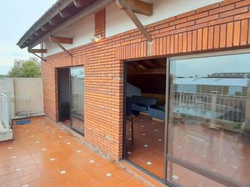 HERMOSA CASA DE ESTILO CON QUINCHO AMPLIO Y GALPON EN PLANTA BAJA EXCELENTE LOTE DE 8.66 X 45 METROS