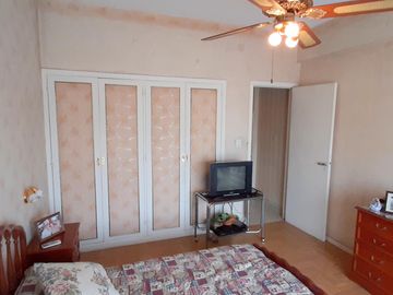 HERMOSA CASA DE ESTILO CON QUINCHO AMPLIO Y GALPON EN PLANTA BAJA EXCELENTE LOTE DE 8.66 X 45 METROS