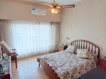 HERMOSA CASA DE ESTILO CON QUINCHO AMPLIO Y GALPON EN PLANTA BAJA EXCELENTE LOTE DE 8.66 X 45 METROS