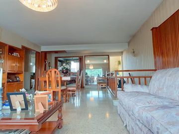 HERMOSA CASA DE ESTILO CON QUINCHO AMPLIO Y GALPON EN PLANTA BAJA EXCELENTE LOTE DE 8.66 X 45 METROS