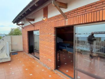HERMOSA CASA DE ESTILO CON QUINCHO AMPLIO Y GALPON EN PLANTA BAJA EXCELENTE LOTE DE 8.66 X 45 METROS