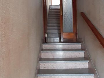 HERMOSA CASA DE ESTILO CON QUINCHO AMPLIO Y GALPON EN PLANTA BAJA EXCELENTE LOTE DE 8.66 X 45 METROS