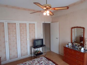 HERMOSA CASA DE ESTILO CON QUINCHO AMPLIO Y GALPON EN PLANTA BAJA EXCELENTE LOTE DE 8.66 X 45 METROS