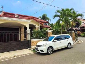 Rumah Hook 2 Lantai Luas 262 di Dewandaru Sukarno Hatta Malang