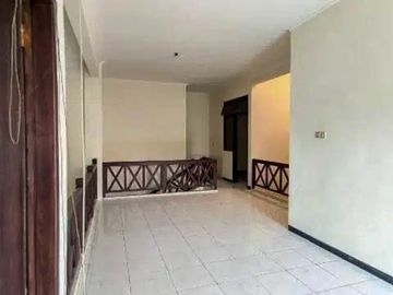 Rumah Hook 2 Lantai Luas 262 di Dewandaru Sukarno Hatta Malang
