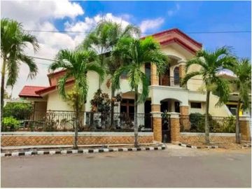 Rumah Hook 2 Lantai Luas 262 di Dewandaru Sukarno Hatta Malang