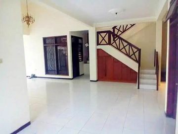 Rumah Hook 2 Lantai Luas 262 di Dewandaru Sukarno Hatta Malang
