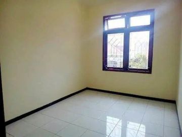 Rumah Hook 2 Lantai Luas 262 di Dewandaru Sukarno Hatta Malang