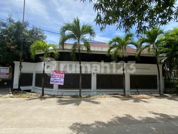 Jual Rumah di Lokasi Sangat Strategis di Pulo Mas, Hanya 6.5 M, Luas 328M2, Nego Sampai Jadi. Sudah Hak Milik. Jalan Depan Lebar 2 Mobil, Akses Tol, L