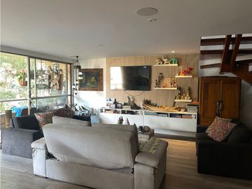 Hermoso Penthouse Duplex en Venta Sabaneta Sector Aves Marías