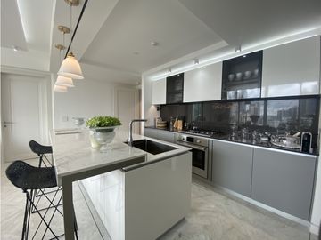 Venta de apartamento en Marbella, Wander & Yoo