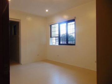 Income Generating Property with 3 Townhouses and 1 single house in Banilad, Cebu City