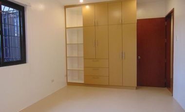 Income Generating Property with 3 Townhouses and 1 single house in Banilad, Cebu City