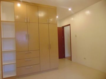 Income Generating Property with 3 Townhouses and 1 single house in Banilad, Cebu City