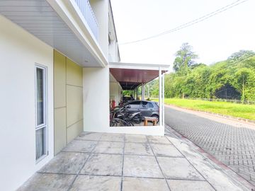 Rumah SHM 15 Menit ke Mall Paradise Walk Serpong 2 Lt Siap KPR J-49003