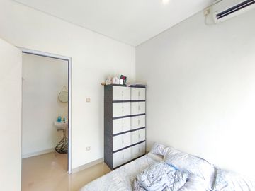 Rumah SHM 15 Menit ke Mall Paradise Walk Serpong 2 Lt Siap KPR J-49003