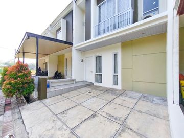Rumah SHM 15 Menit ke Mall Paradise Walk Serpong 2 Lt Siap KPR J-49003