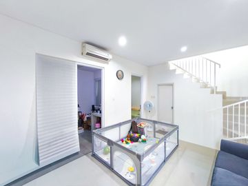 Rumah SHM 15 Menit ke Mall Paradise Walk Serpong 2 Lt Siap KPR J-49003
