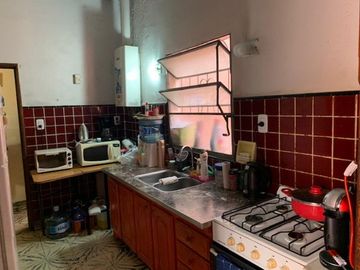 Casa 4 ambientes con cochera y fondo oportunidad