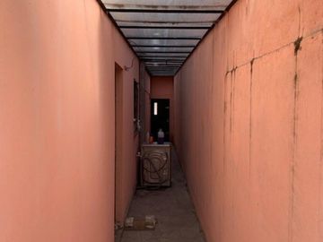Casa 4 ambientes con cochera y fondo oportunidad