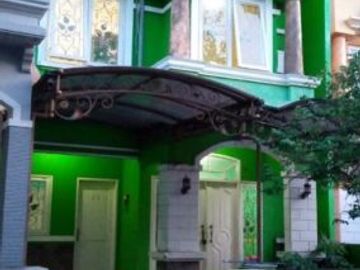 Dijual rumah one gate system di Kebonsari regency A.Yani surabaya