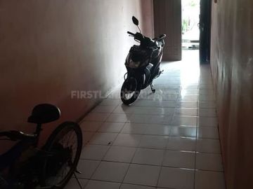 Rumah tengah kota di Jend. Sudirman Gisikdrono