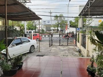 Rumah tengah kota di Jend. Sudirman Gisikdrono
