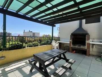 Se arrienda Dpto con Patio , 2H,2B, estacionamiento y bodega