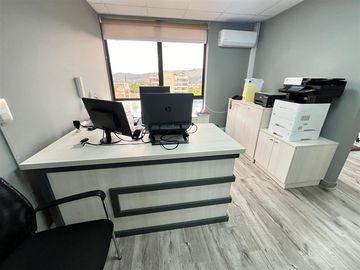 Oficina en arriendo en el centro de Talca