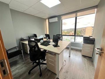 Oficina en arriendo en el centro de Talca