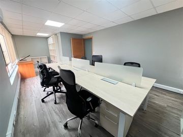 Oficina en arriendo en el centro de Talca