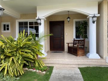 PALMERAS DEL ESTE - DUPLEX EN VENTA - COSTA DEL ESTE