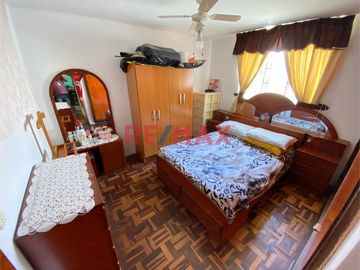 Excelente oportunidad de disfrutar de la privilegiada y tranquila ubicación de ésta hermosa Casa de solo un piso, con 200 mt2 de área de terreno por 1