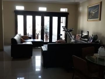 Rumah Nyaman & Asri Tengah Kota 2 Lt Type 250 LT 370 M2 , Perumahan Batununggal, Kodya Bandung