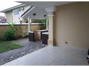 VENDO CASA EN VILLA ALTA BRISAS DEL GOLF