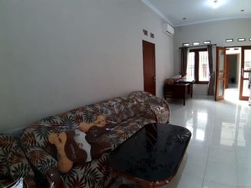 Rumah dengan tanah luas di jln Kaliurang KM 10