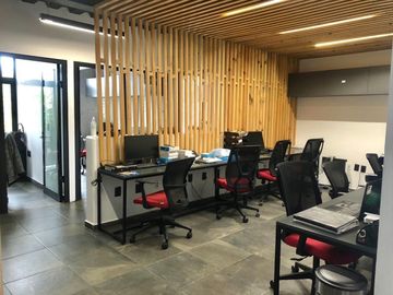 CASA EN VENTA PARA OFICINAS!!