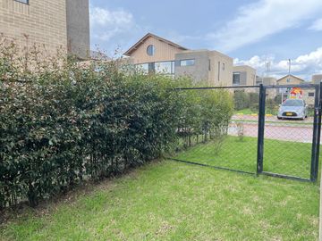 casa en venta en cajicá. Cod V8234630