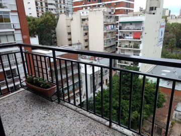 Belgrano R. -  4 ambientes - Piso alto - Luz - Cochera+Baulera - Venta Urgente