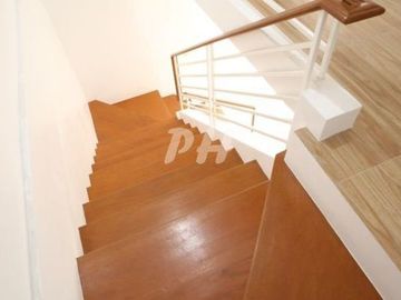 Modern Townhouse For Sale in Tandang Sora near Mindanao Avenue PH926