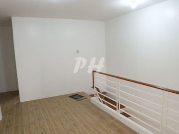 Modern Townhouse For Sale in Tandang Sora near Mindanao Avenue PH926