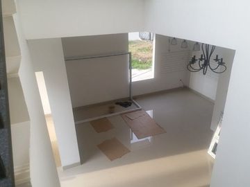Rumah di Cikunir Bekasi Selatan,2 Lantai Deket Stasiun LRT