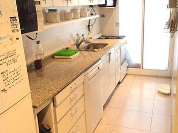 OPORTUNIDAD.- Luminoso departamento de 4 ambientes con balcón  Acas.-Vias/Santa Fe