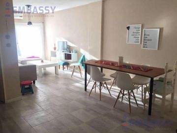OPORTUNIDAD.- Luminoso departamento de 4 ambientes con balcón  Acas.-Vias/Santa Fe
